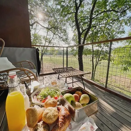 キャンプ場 Kapolcsi Sziklak Zalapetend